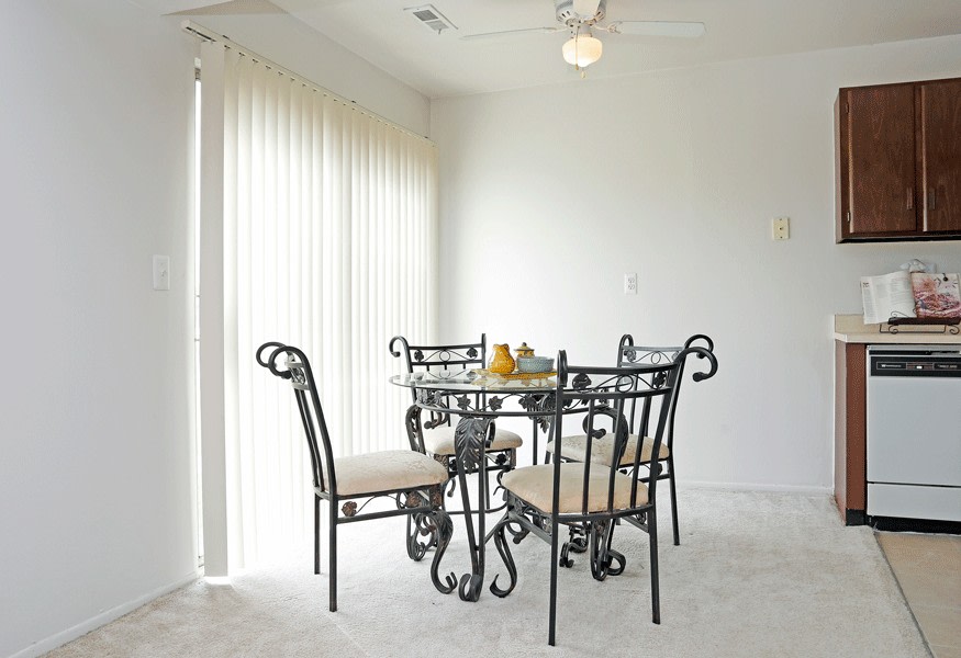 Farmbrooke Manor Apartments Image 13