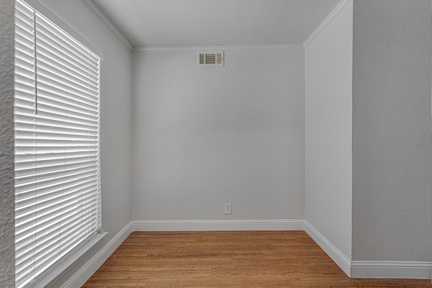 Mitchell Apartments Image 8
