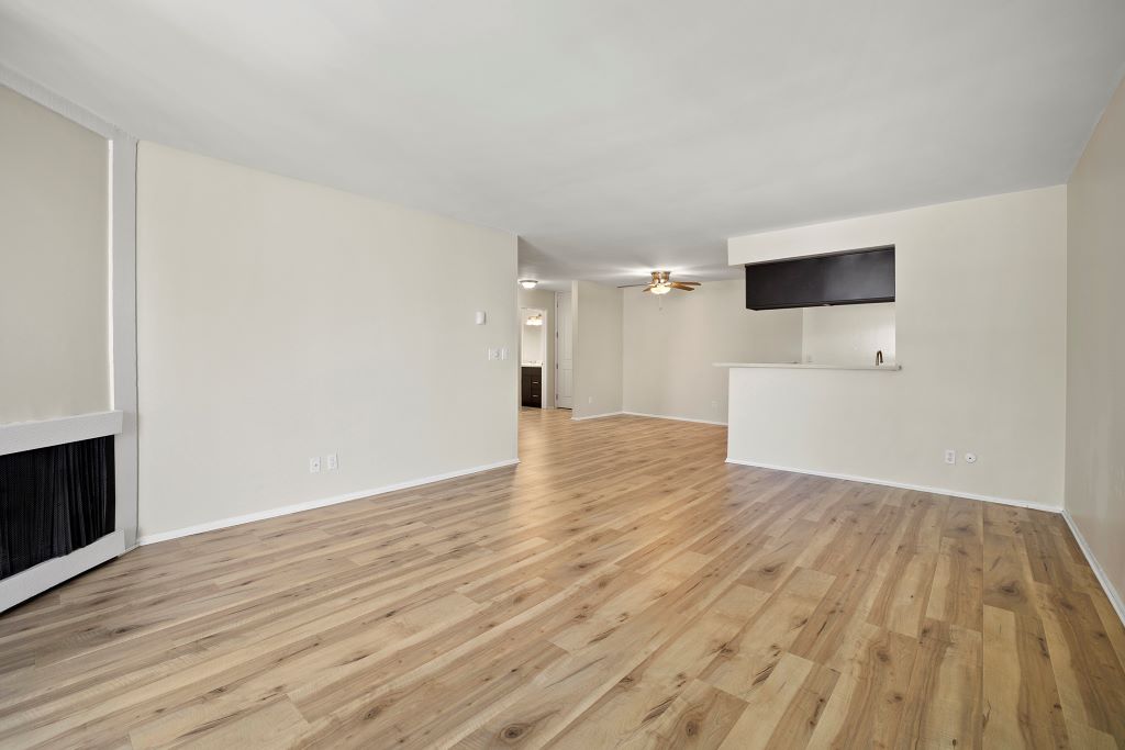 Parkway Plaza Apartments Image 48