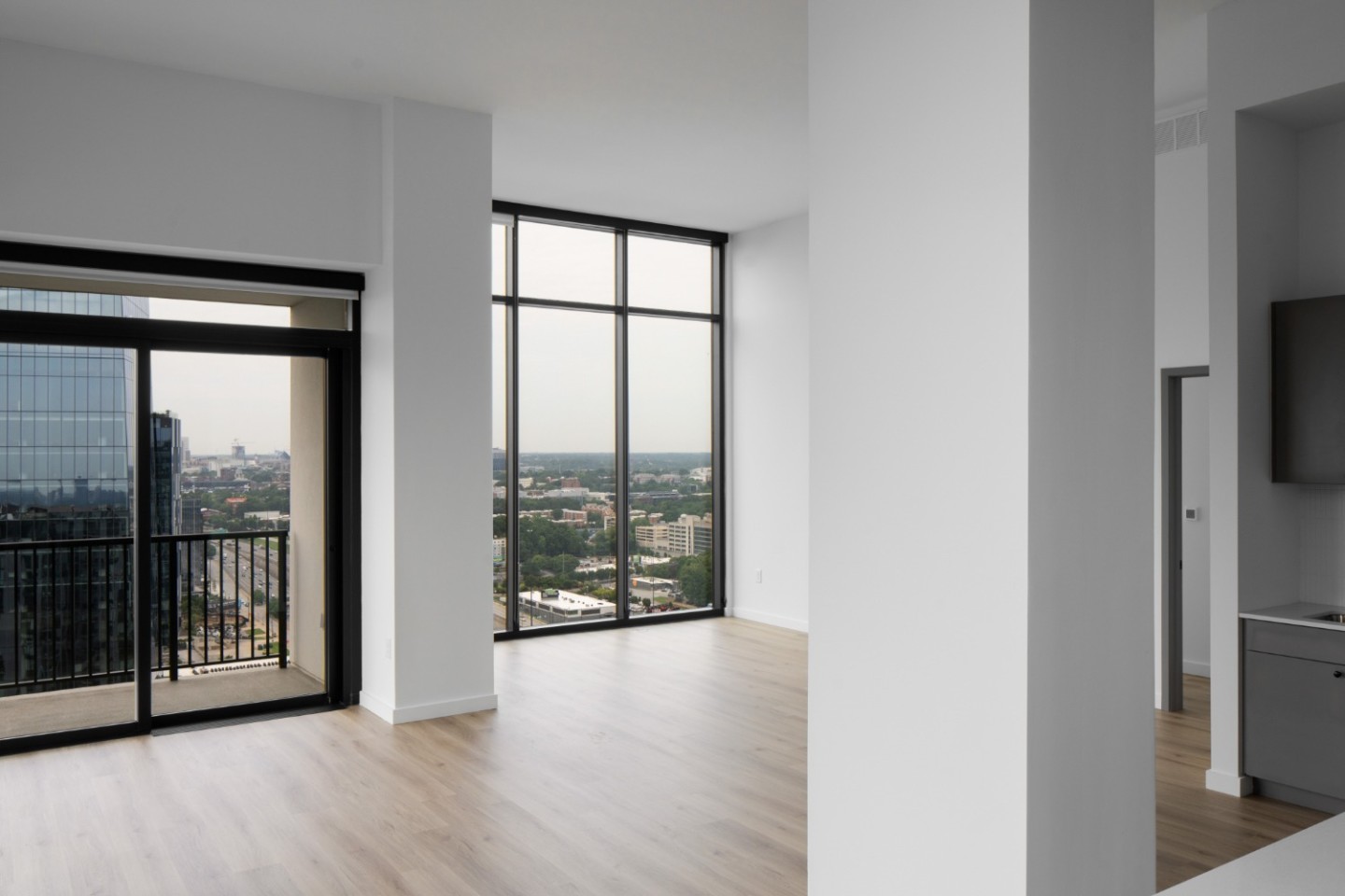 Emmi Midtown Image 21