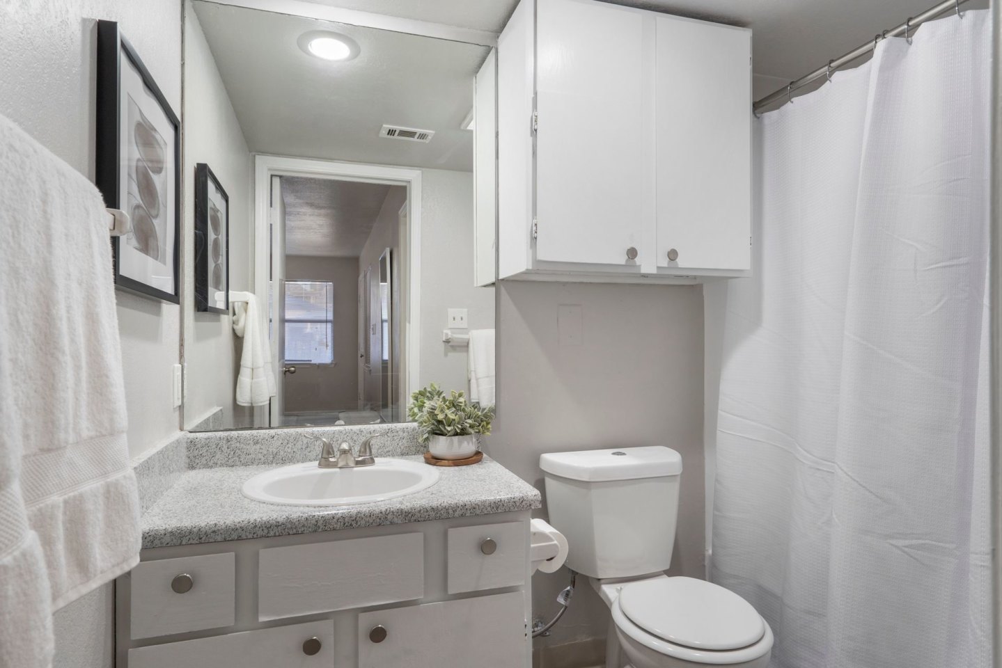 Sheridan Springs Apartments Image 17