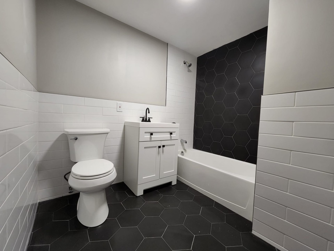 Peninsula Court Apartments Image 12