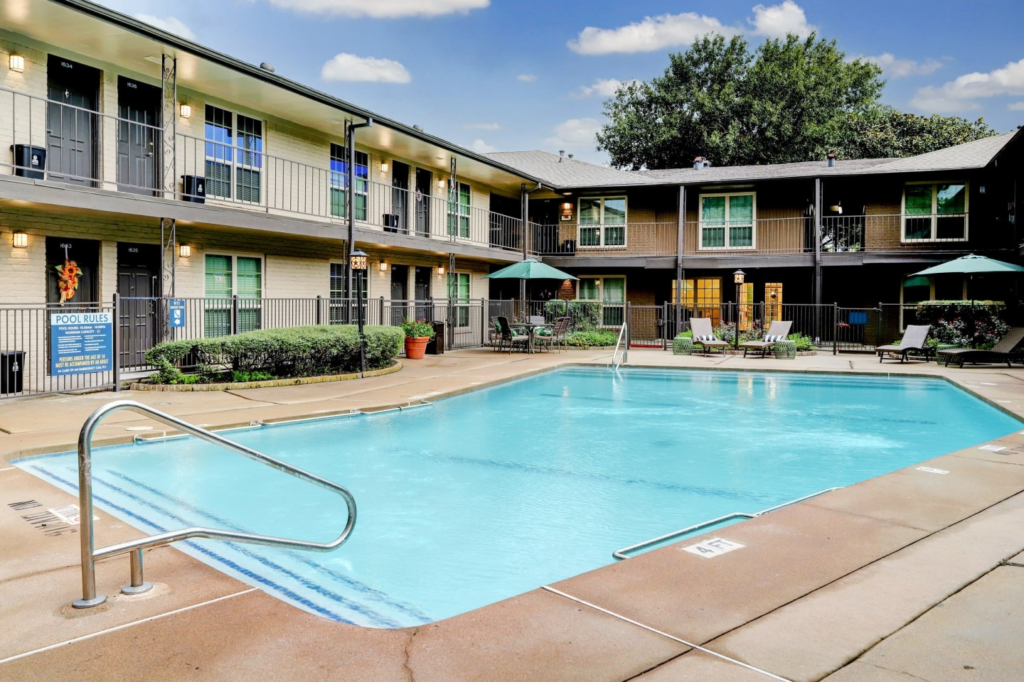 Emerson Pines - Senior Housing Image 3