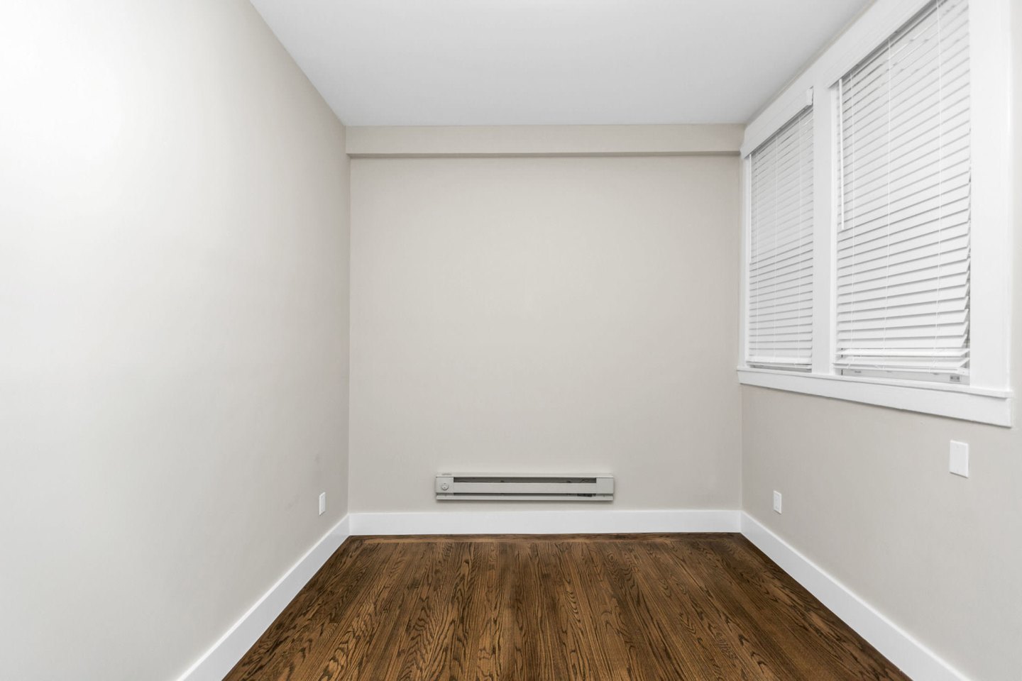 Oak Shrader Apartments Image 15