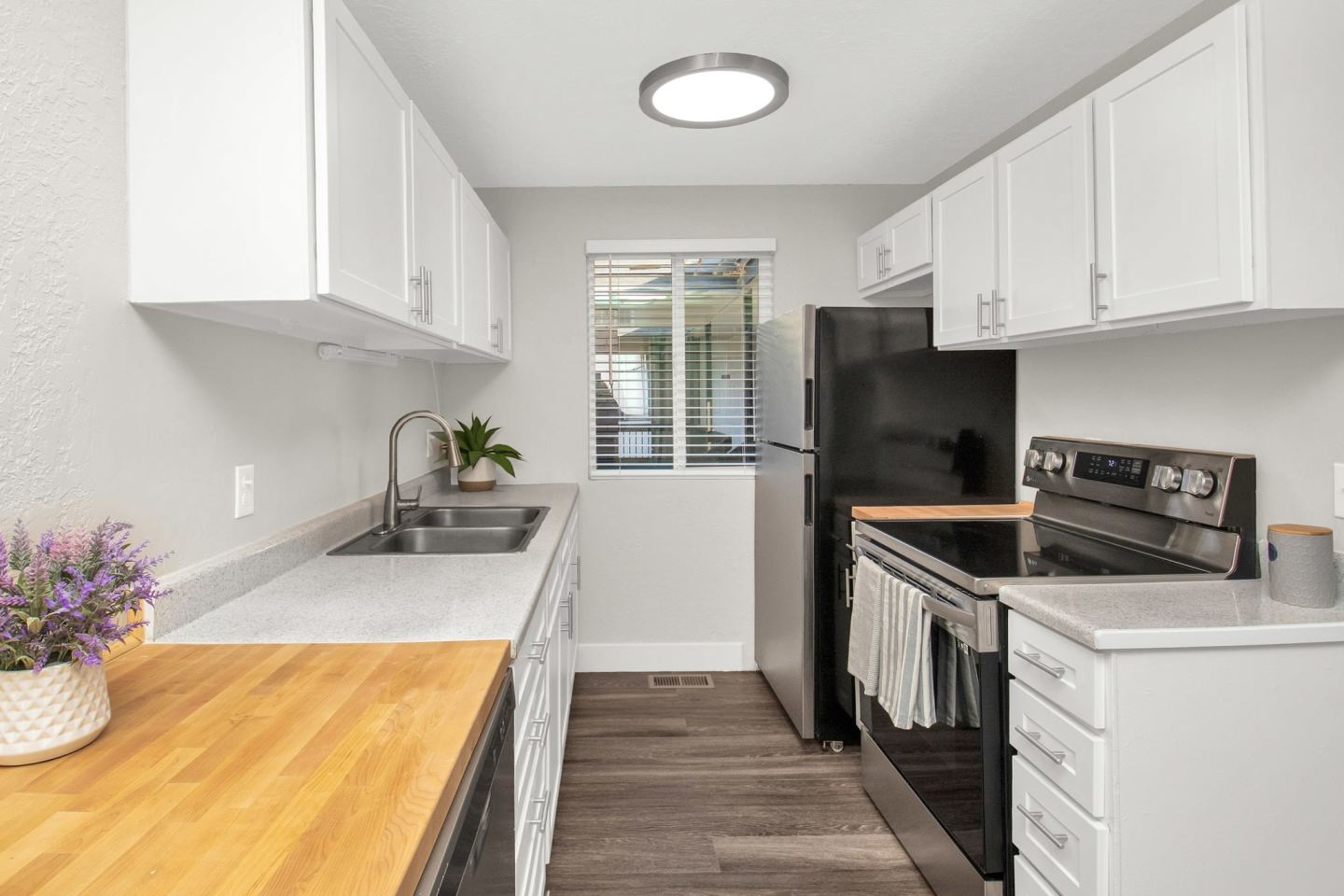Emerson Apartment Homes Image 2