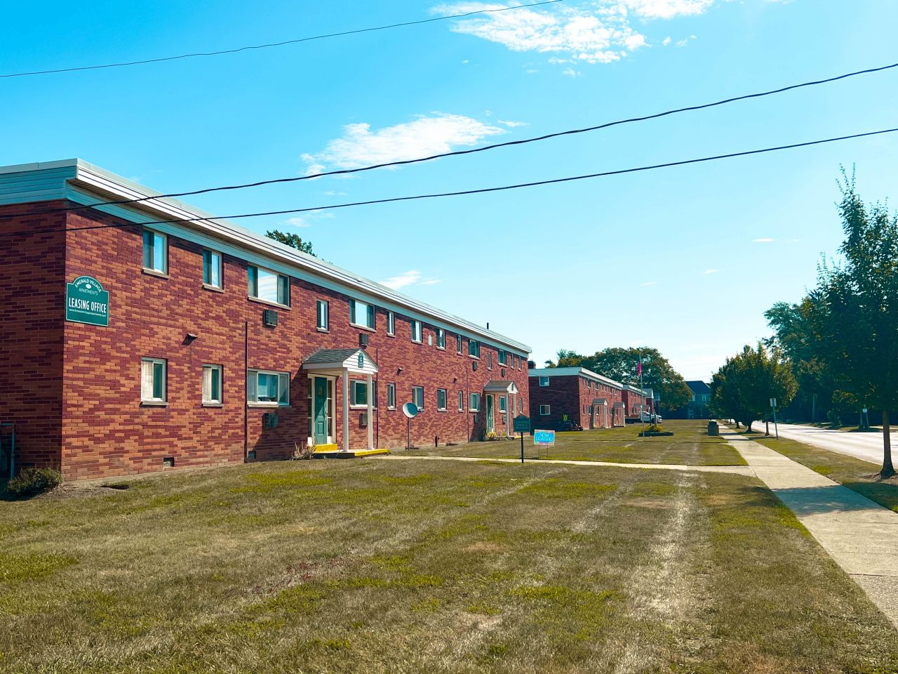 Emerald Village Apartments Image 1
