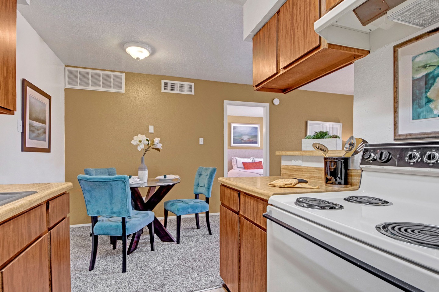 NORTHRIDGE COURT APARTMENT HOMES Image 3