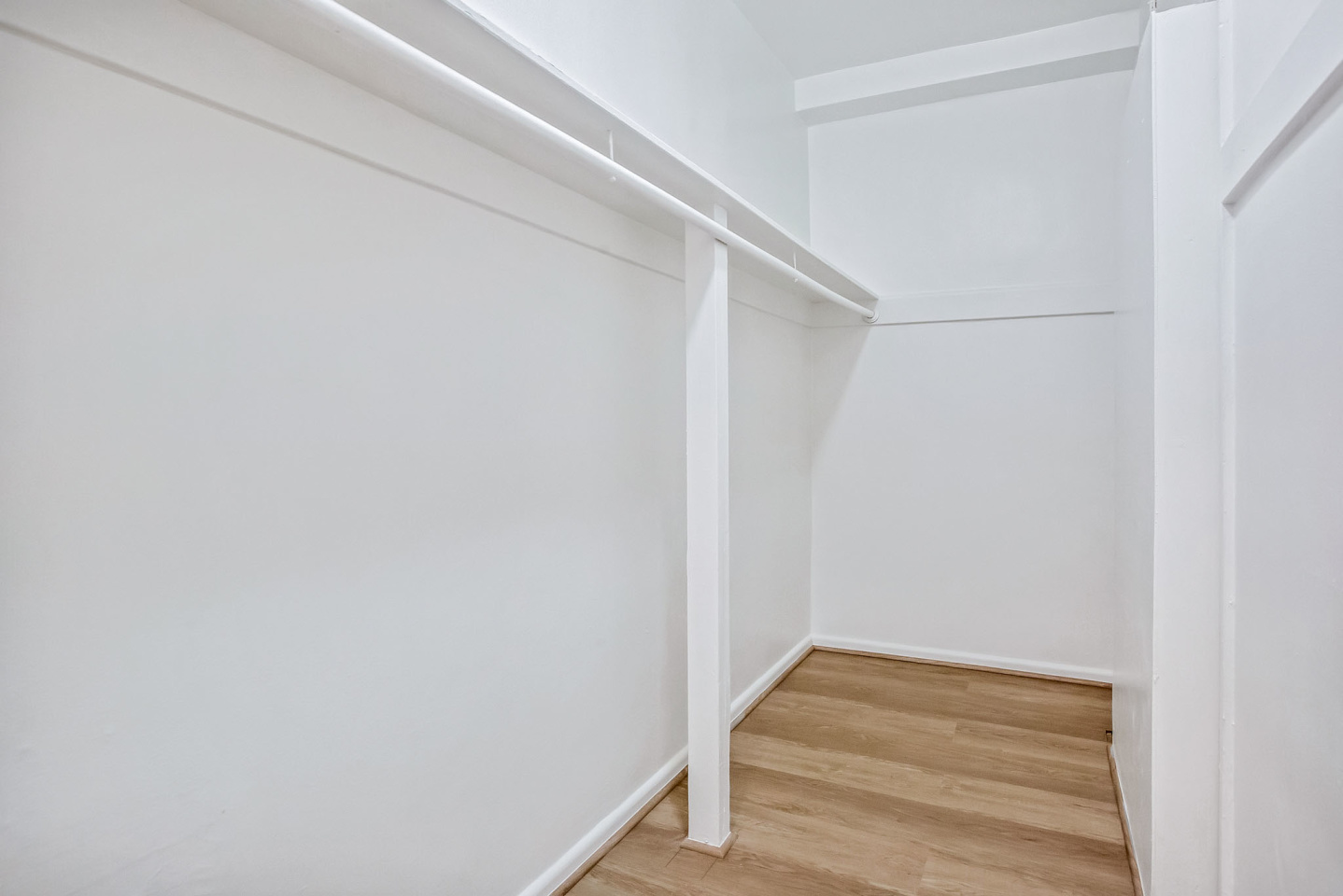 2200 Leavenworth Street Image 2