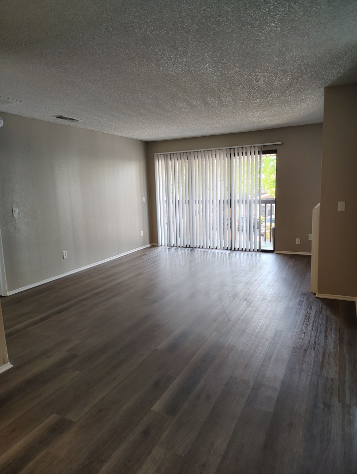 Edgewater Apartments Image 31