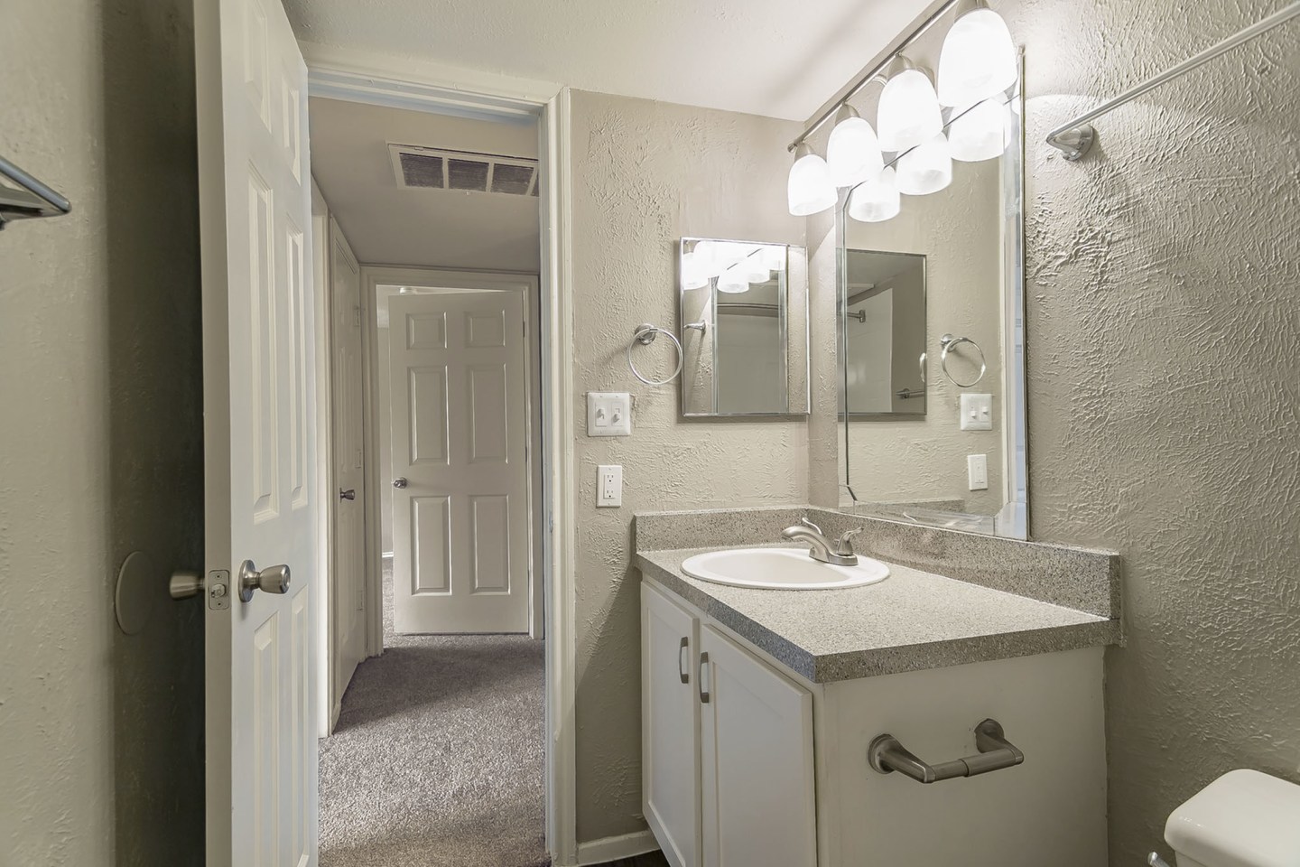 Amber Dawn Apartments Image 15