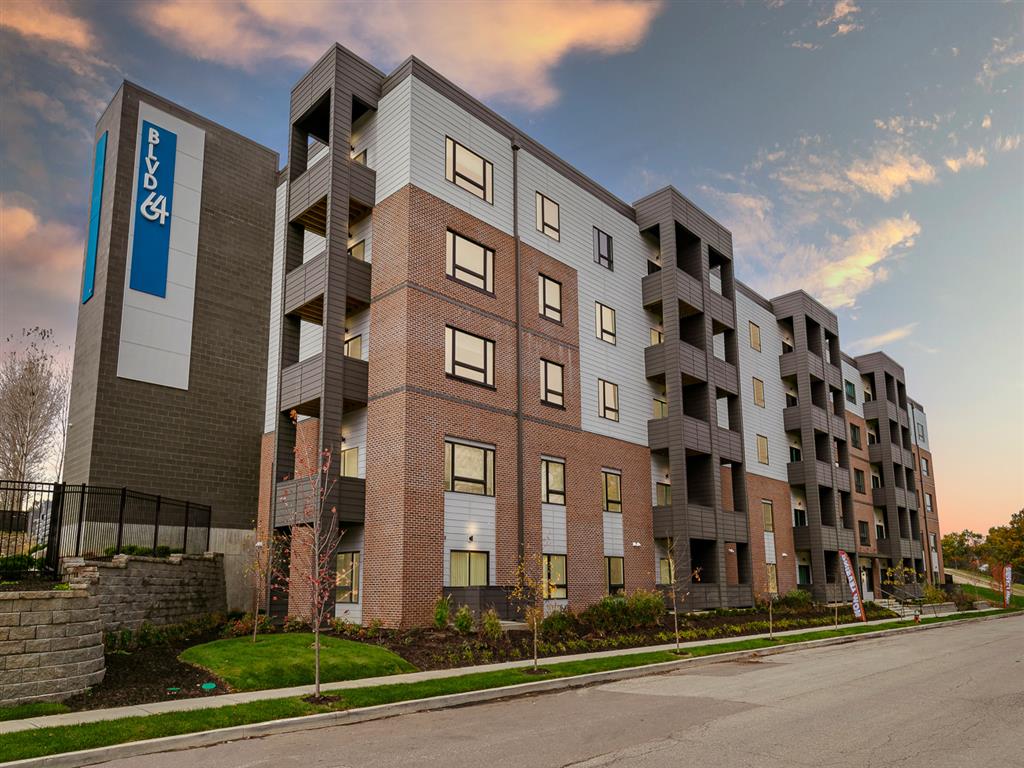 Blvd 64 Apartments Image 35