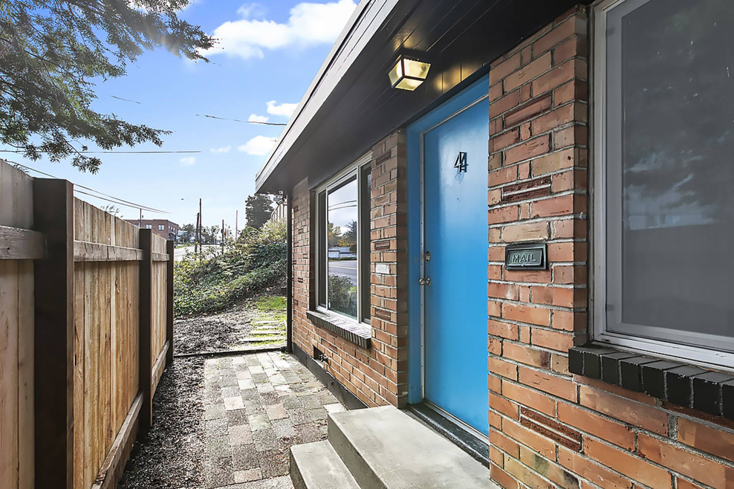 Pacific Terrace Image 2