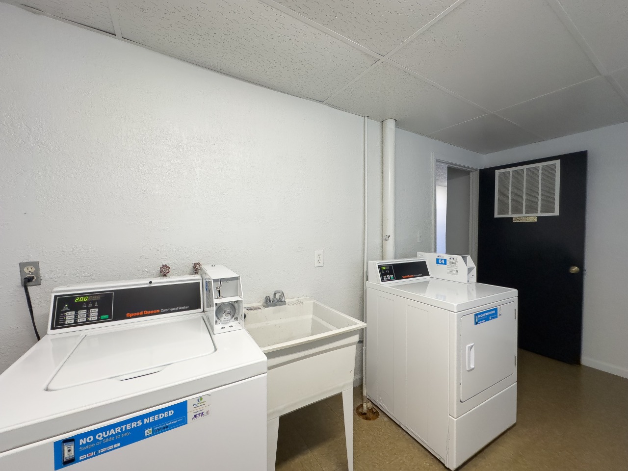 Somerset Villa Apartments Image 11
