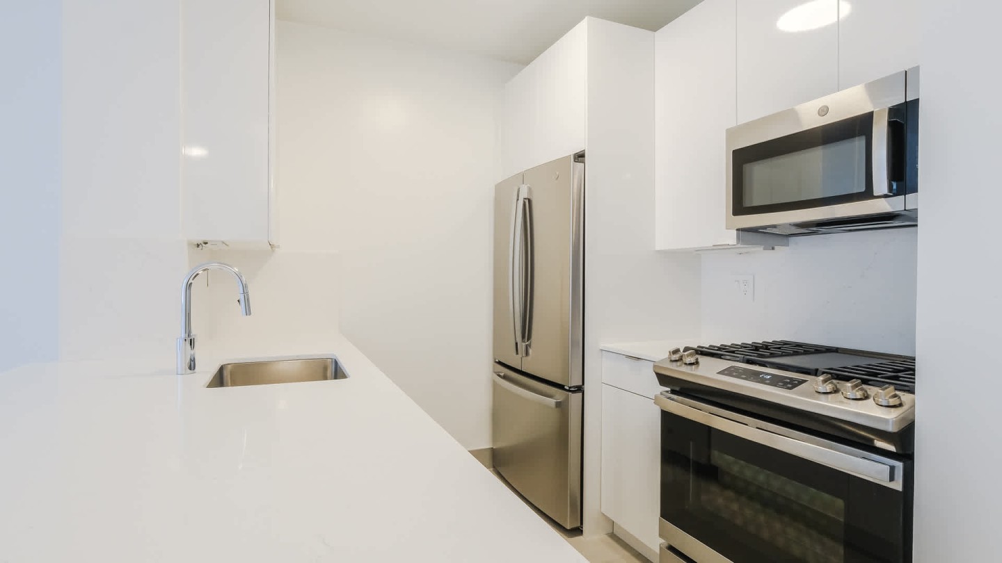 777 6th Avenue Image 41