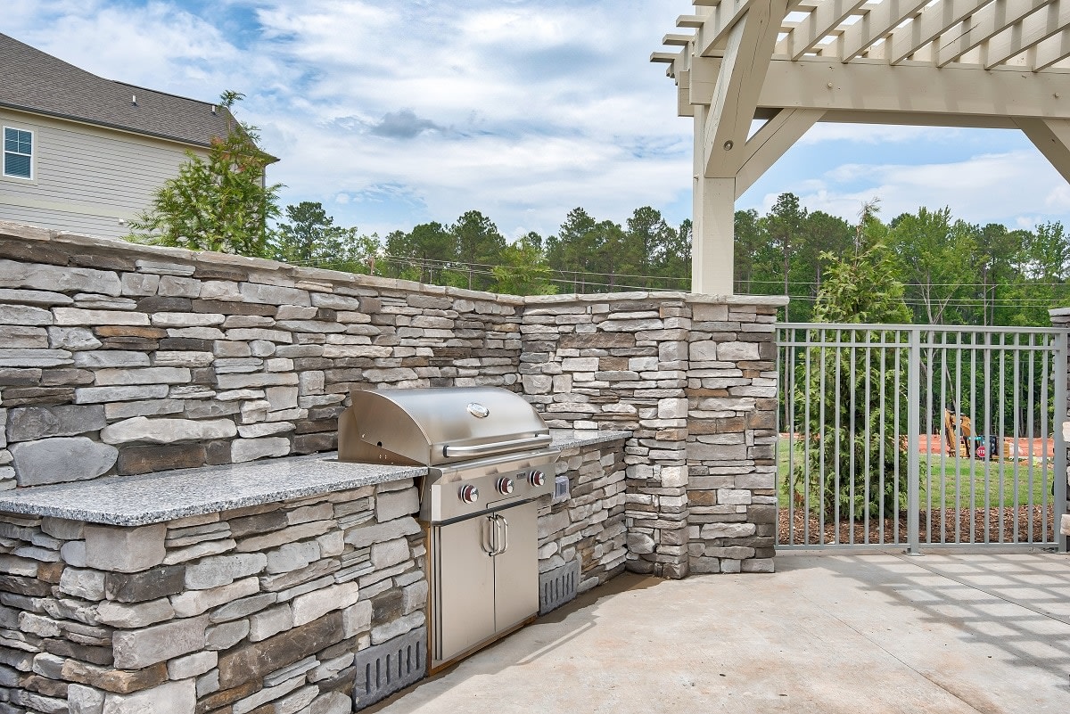 Pines at Glen Laurel Luxury Apartments Image 3