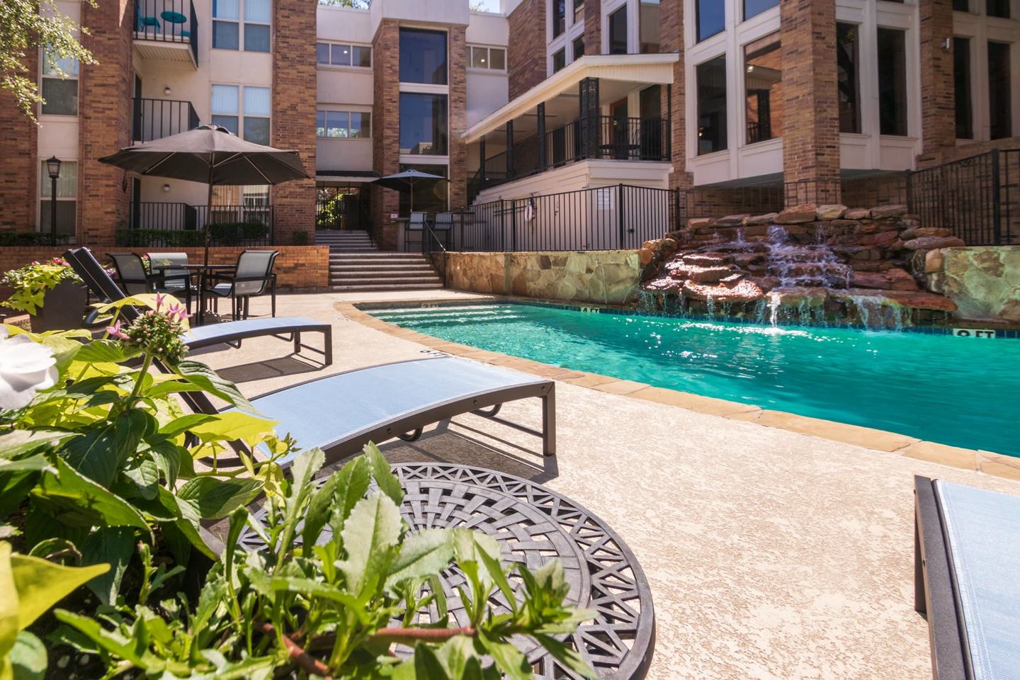 Cambridge Court Apartments Image 26