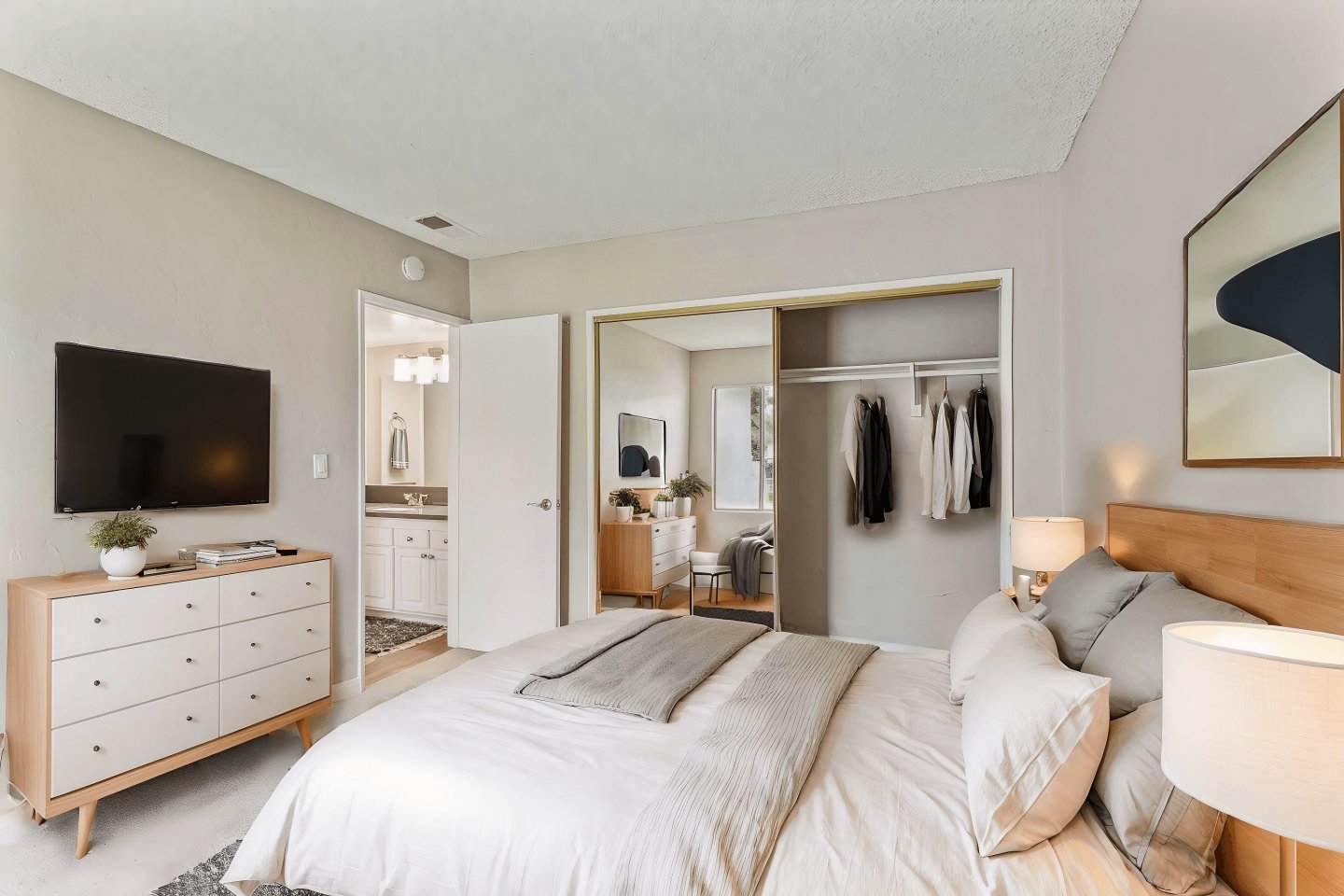 Monte Vista Apartment Homes Image 6