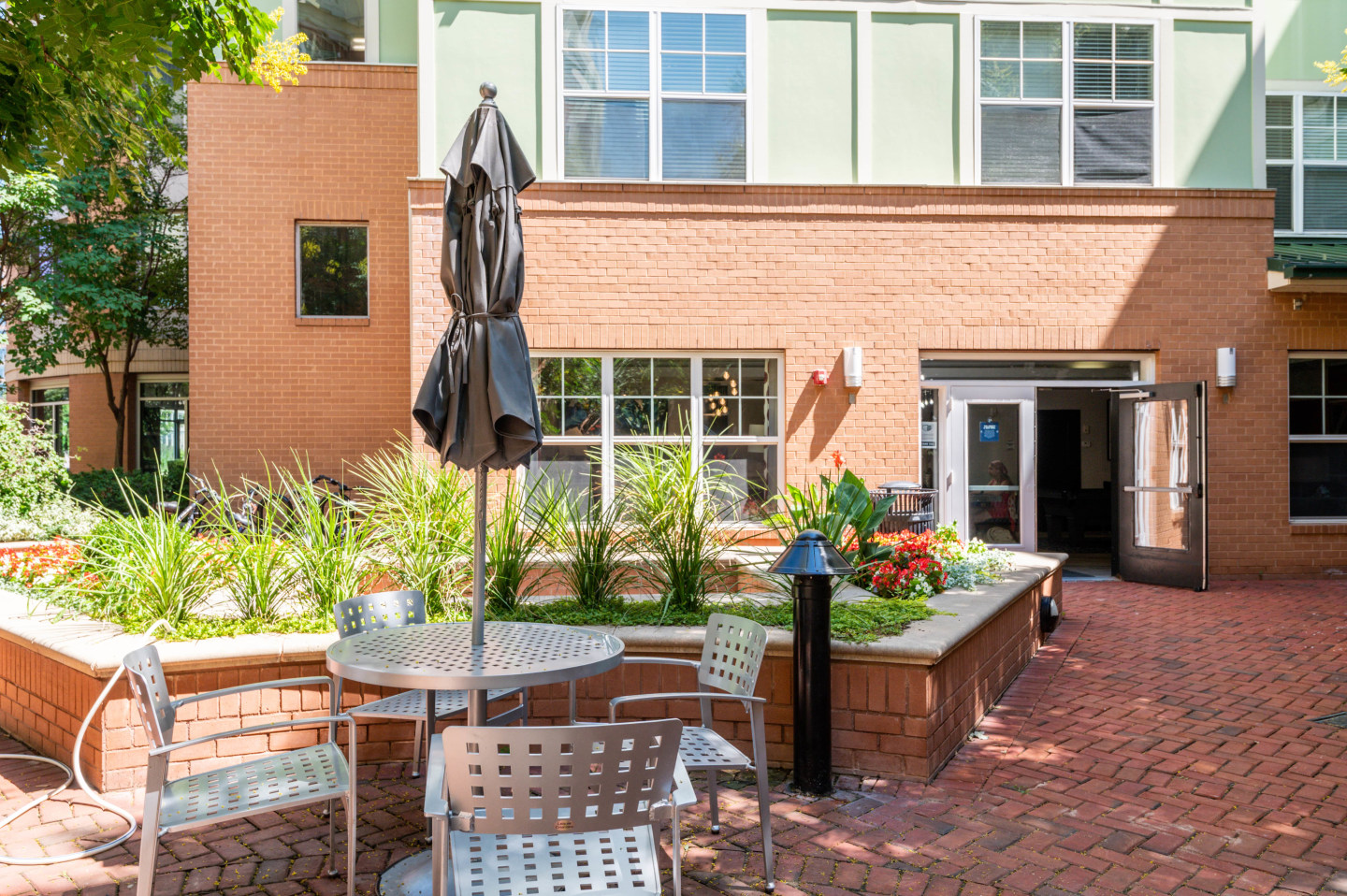 800 Carlyle Image 38