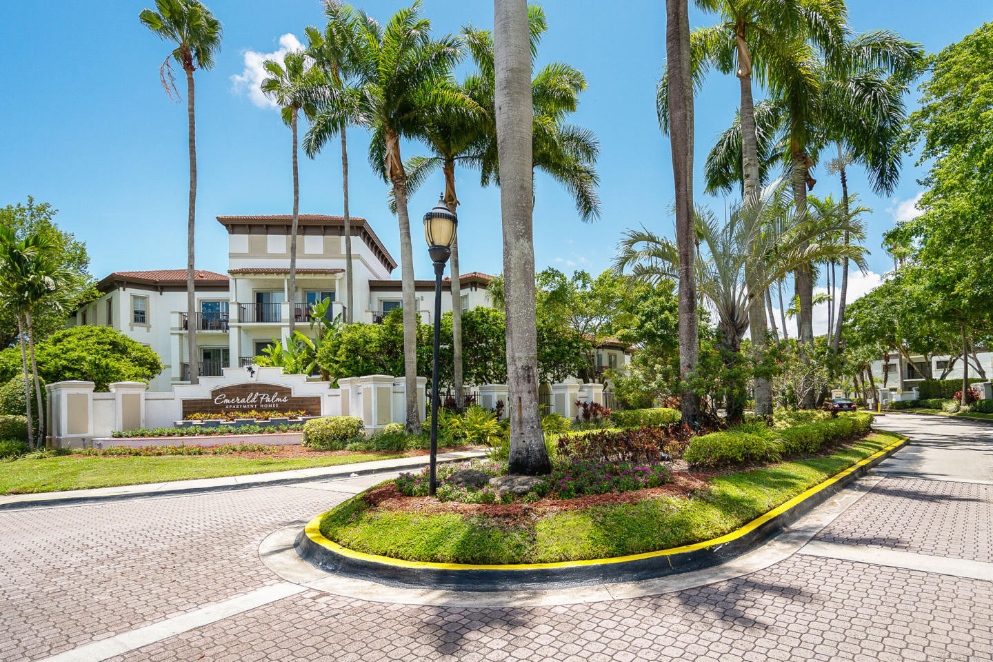 Emerald Palms Image 2