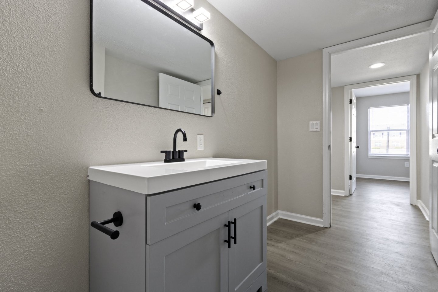 The Latitude Apartments Image 27