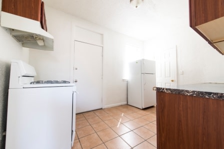 7400 S Yates Image 6