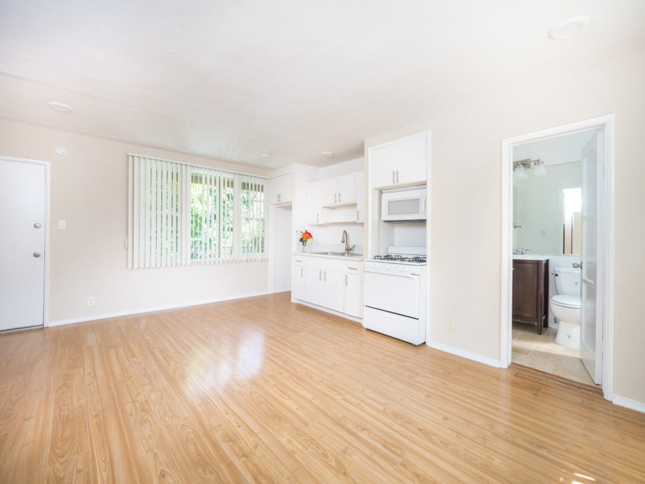 6201 Fountain Ave. Image 1