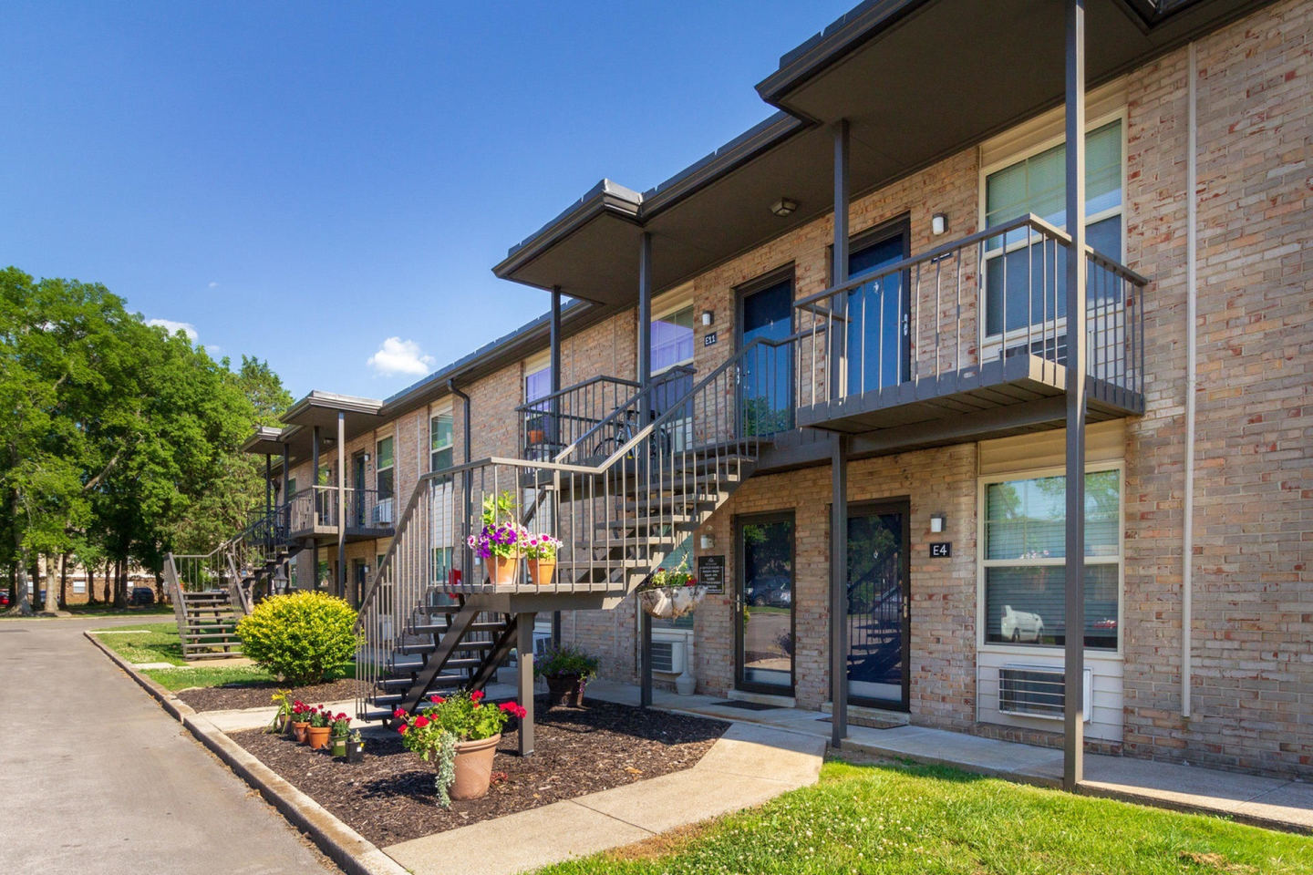 Condos at the Villager Image 32