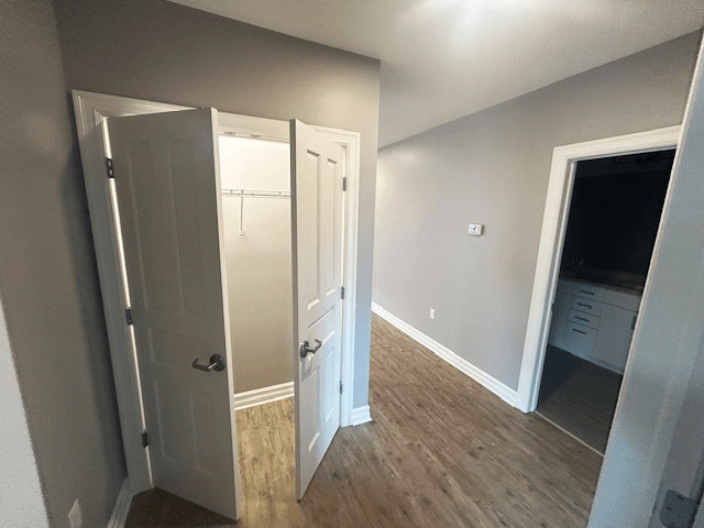 945 Kenmore Avenue Image 14