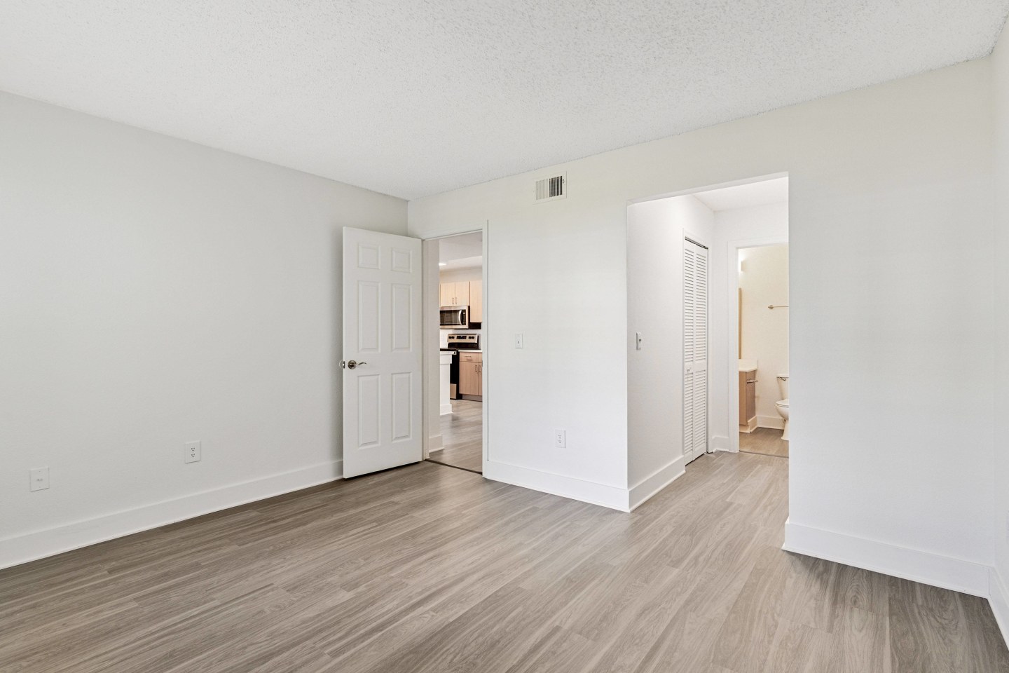 Camila Apartments Image 11