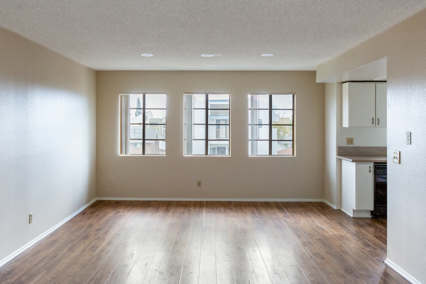 Hawthorne Manor Apartments Image 13