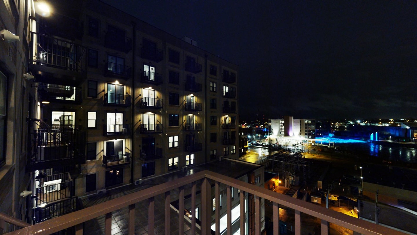 300 East LaSalle Image 36