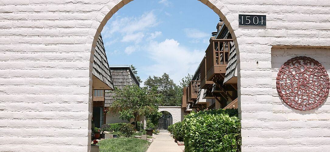 Villa West Image 6