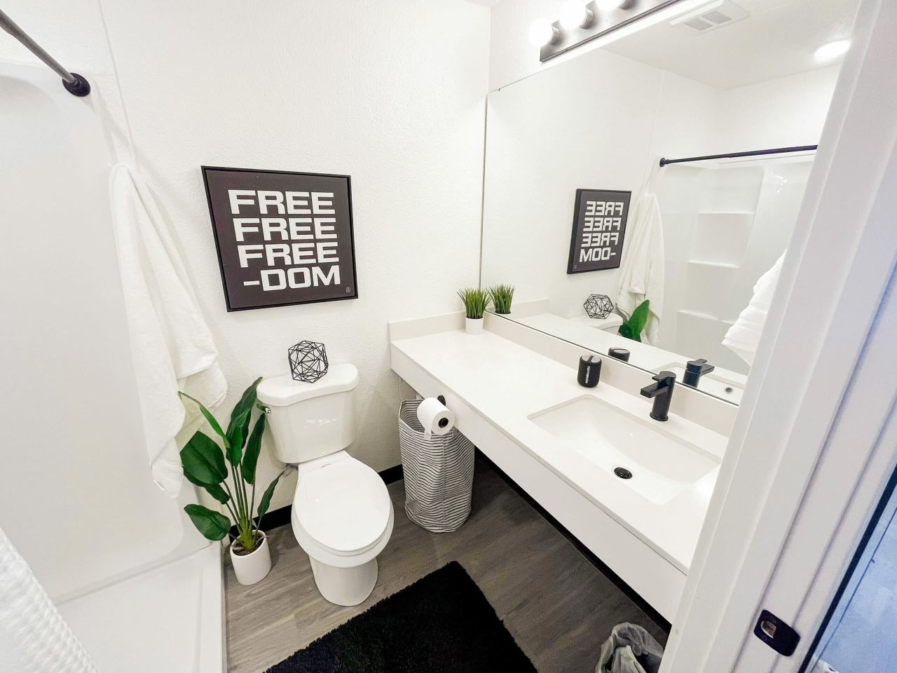 The Freehand Apartments Image 37