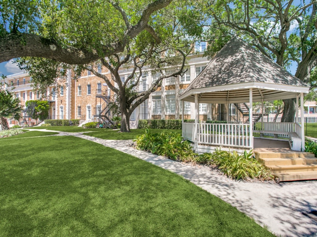 Park at Cedar Lawn Apartments Image 30