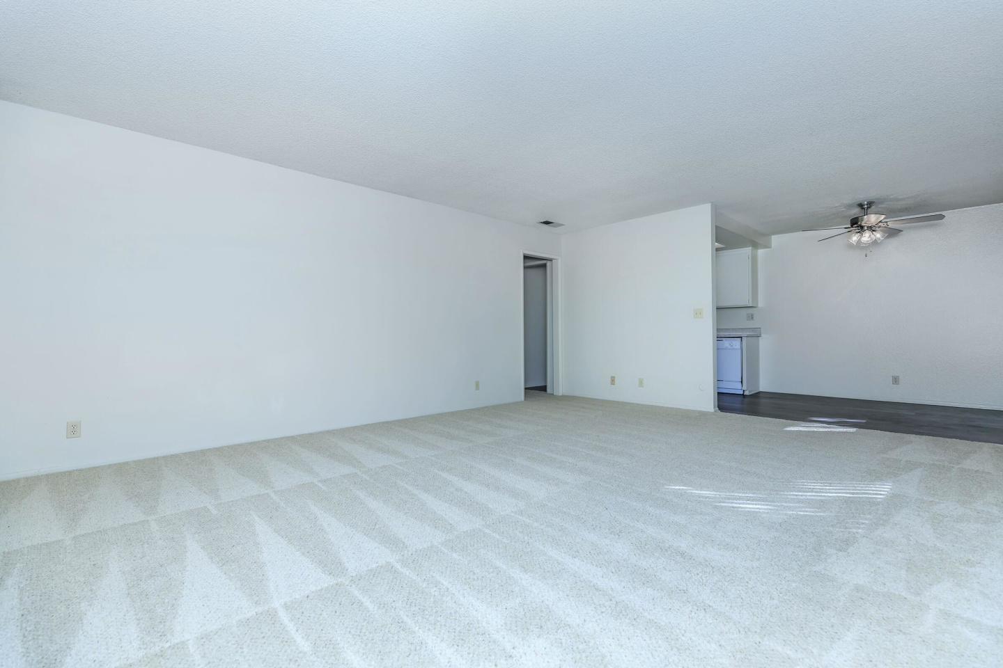 Barcelona, Palm Lane & Seville Apartment Homes Image 35