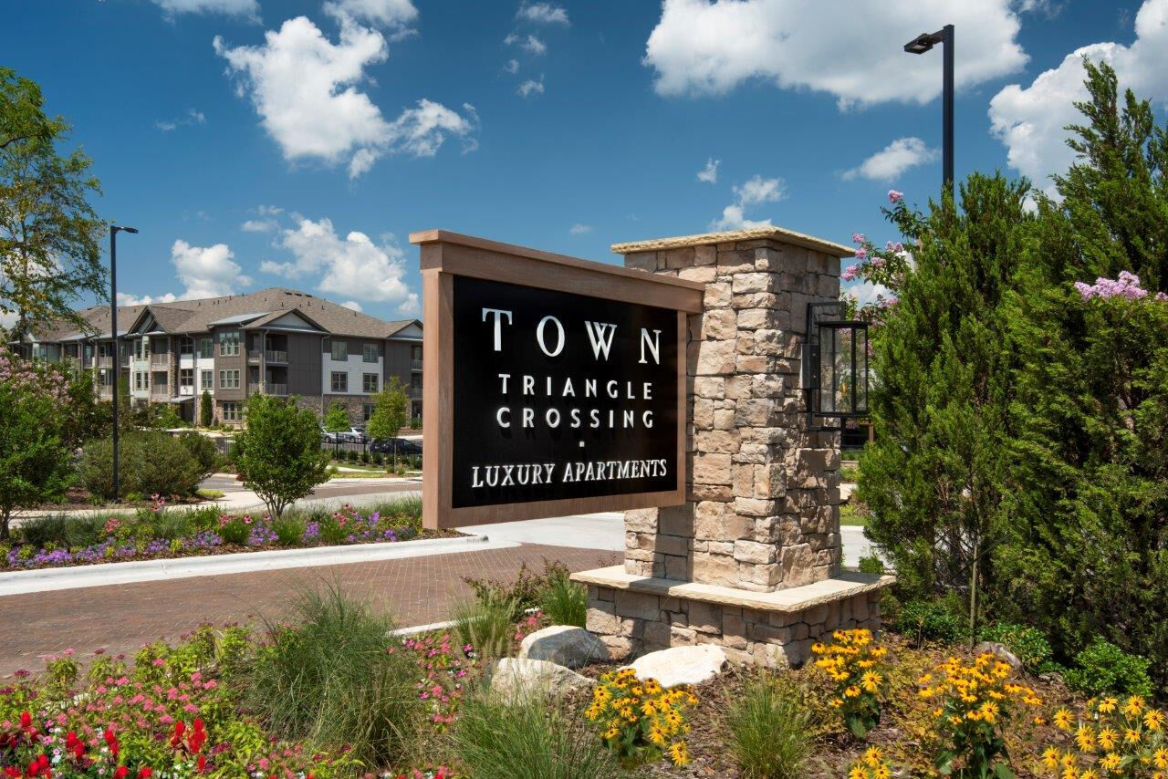 Town Triangle Crossing Image 22