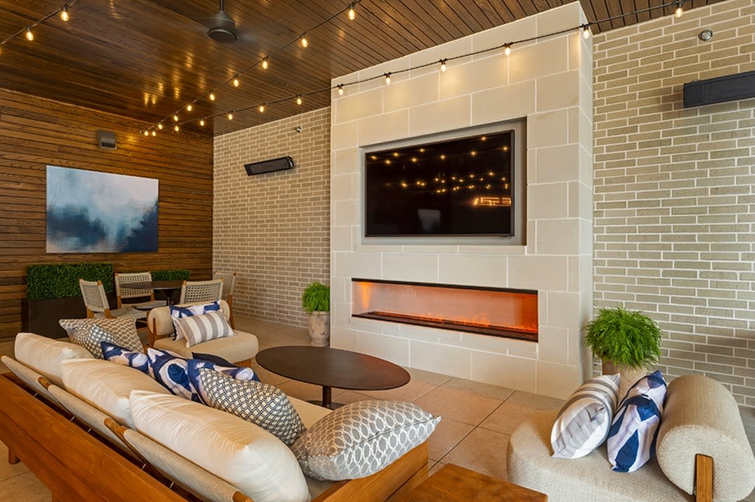 Pearl Rosemont Image 3
