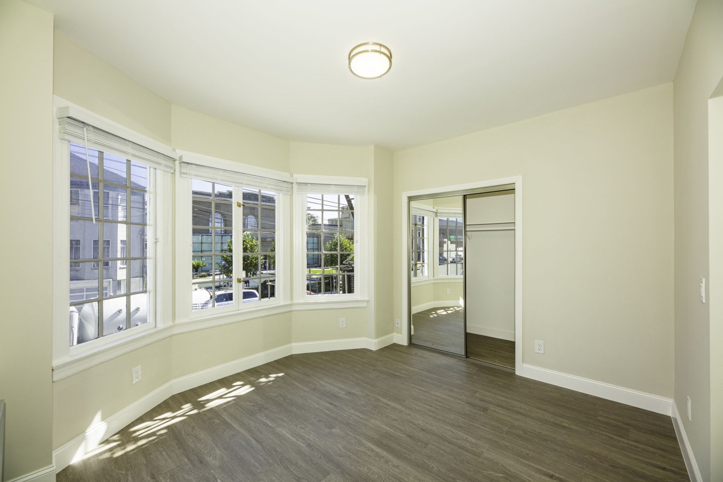 337 10TH AVENUE Apartments Image 9