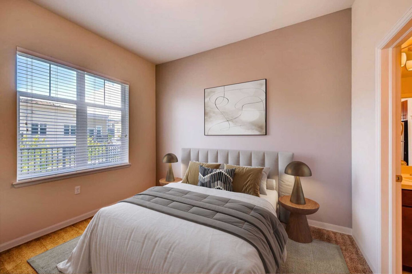 Violet on Broadway Apartment Homes Image 17