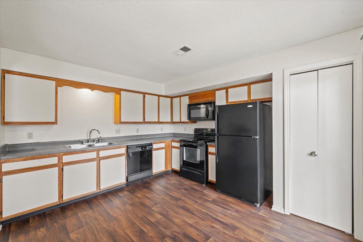 Deerfield Apartments Image 13