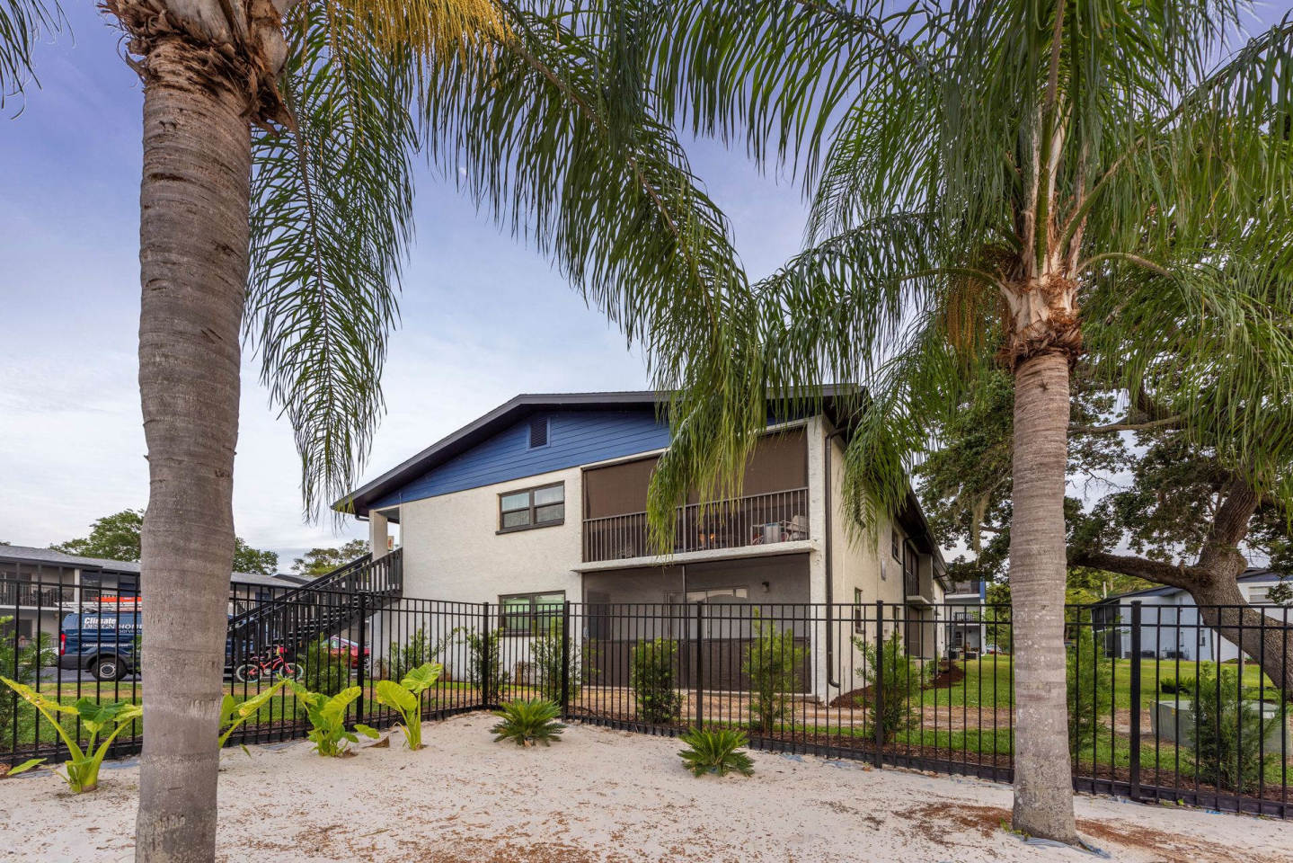 Altura Largo Apartments Image 2