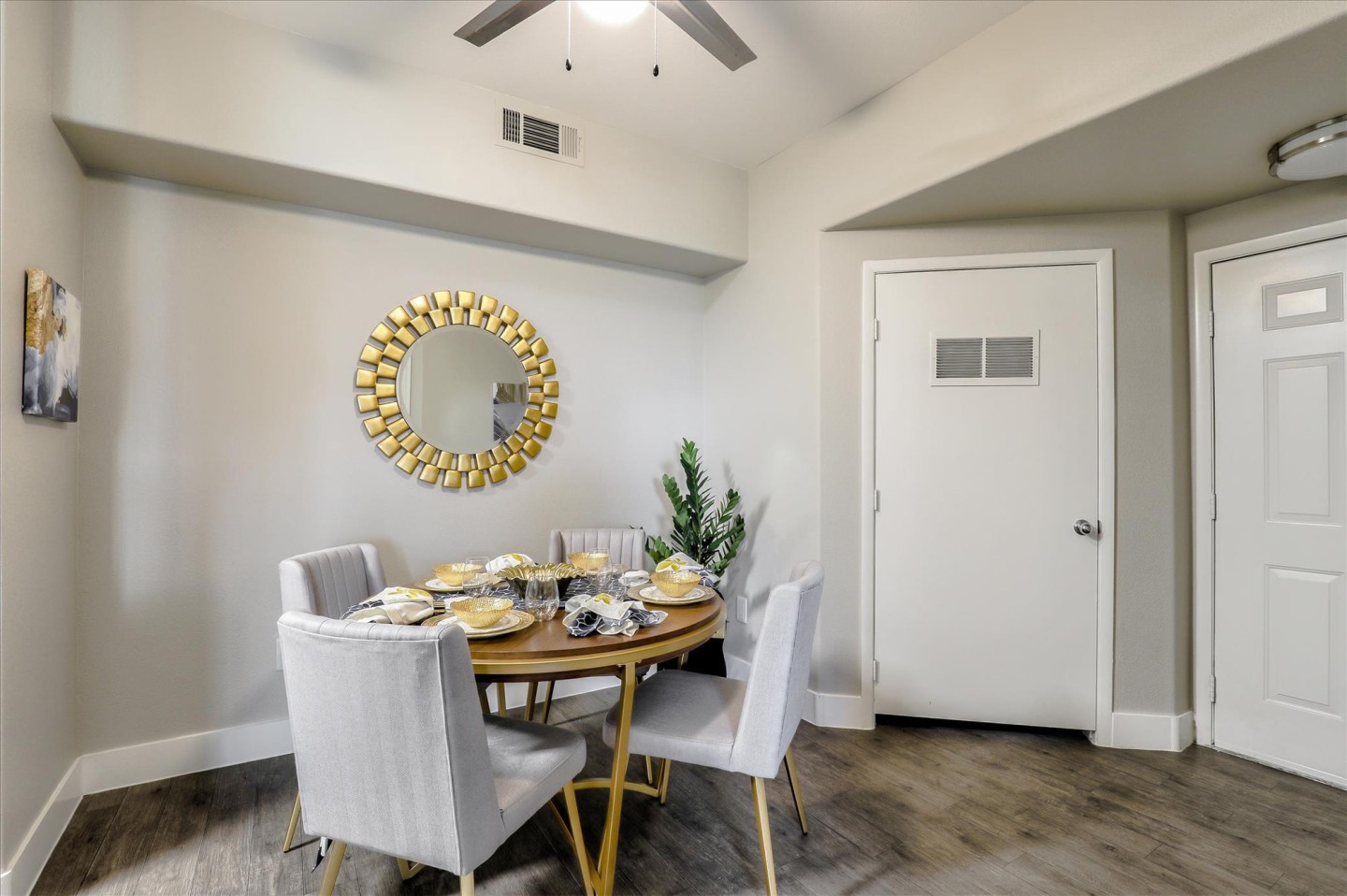 South Valley Ranch Apartments Image 7