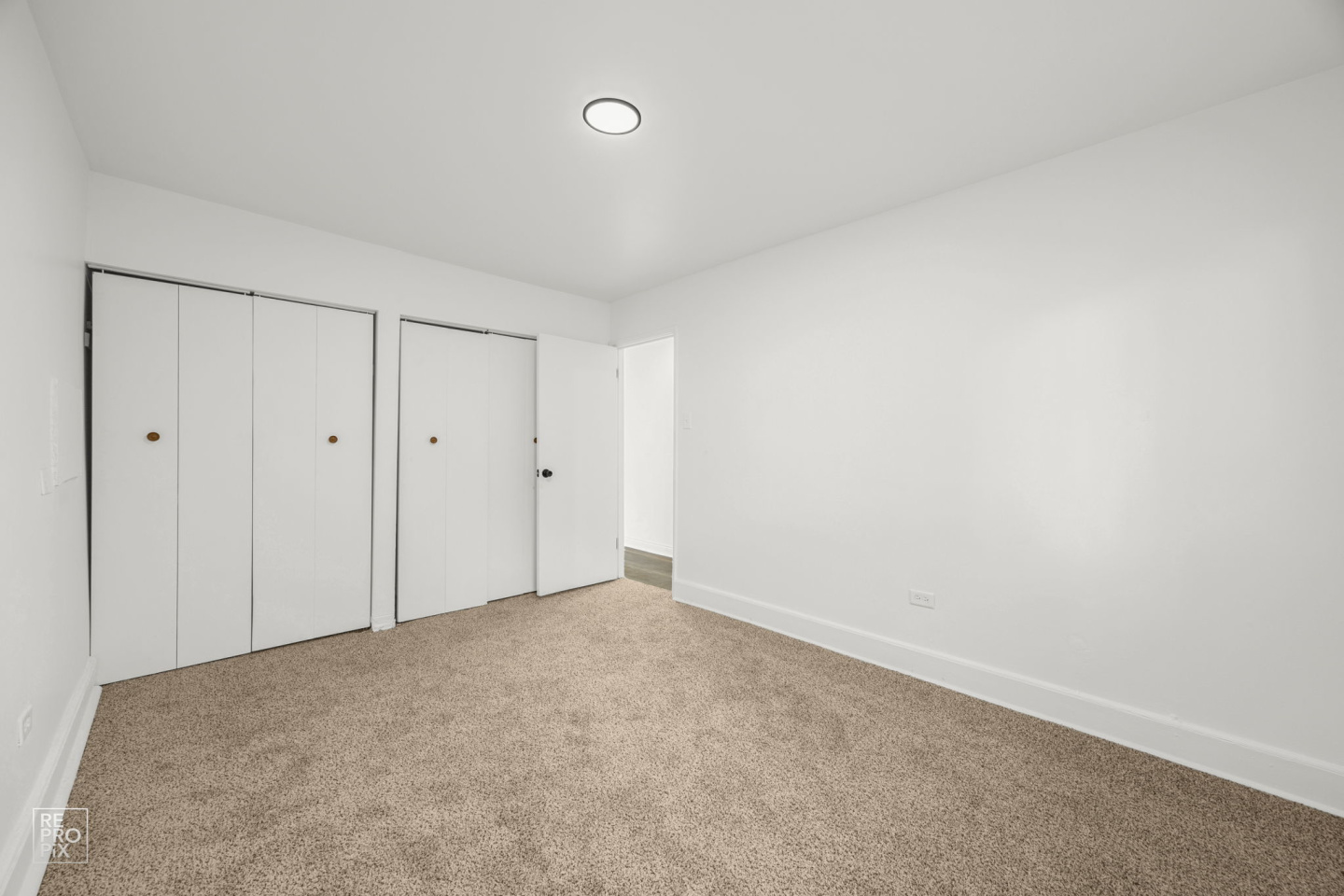 8342-8350 S Ellis Ave Image 4