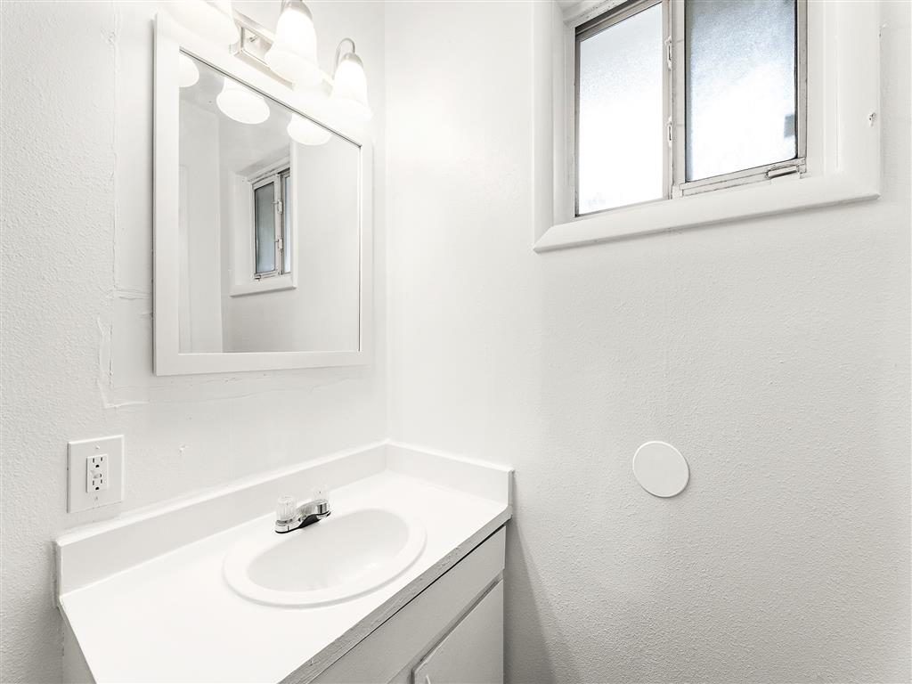 Pinewood Townhomes Image 18
