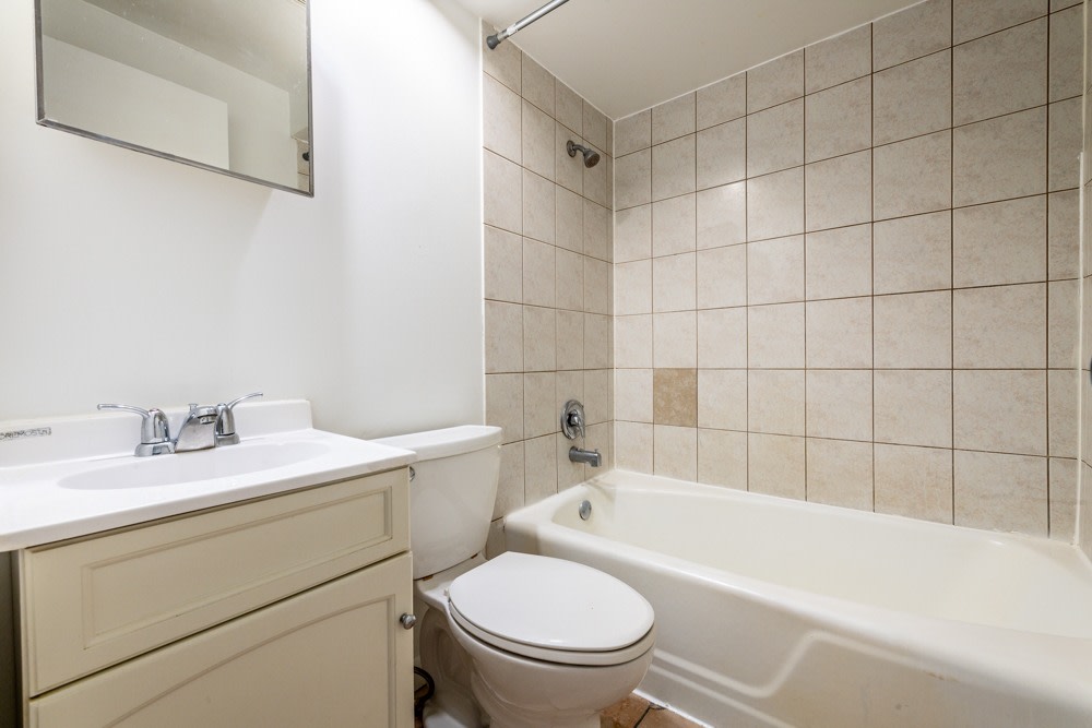 14031 S School Apartments Image 2