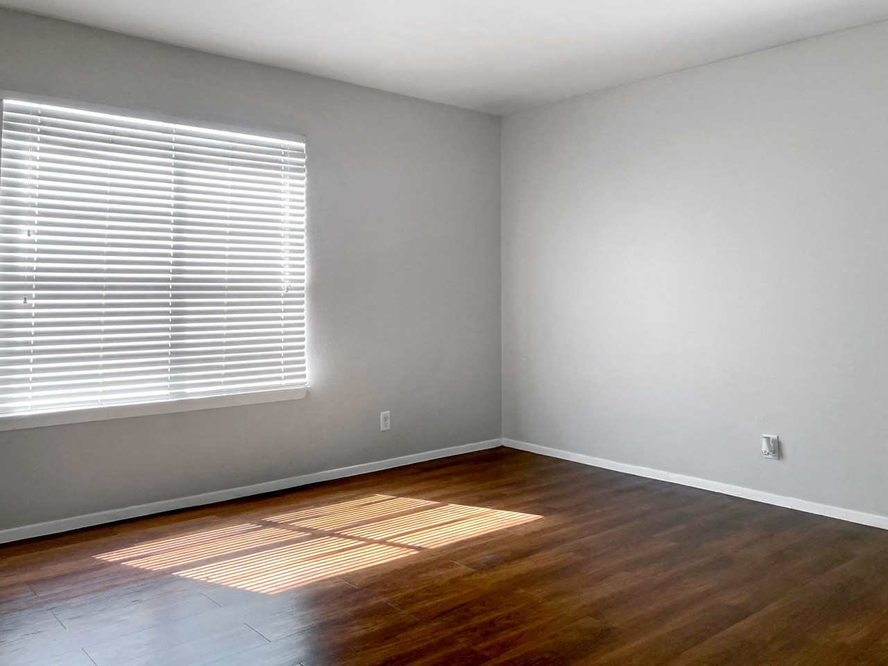 Sunset Heights Image 47