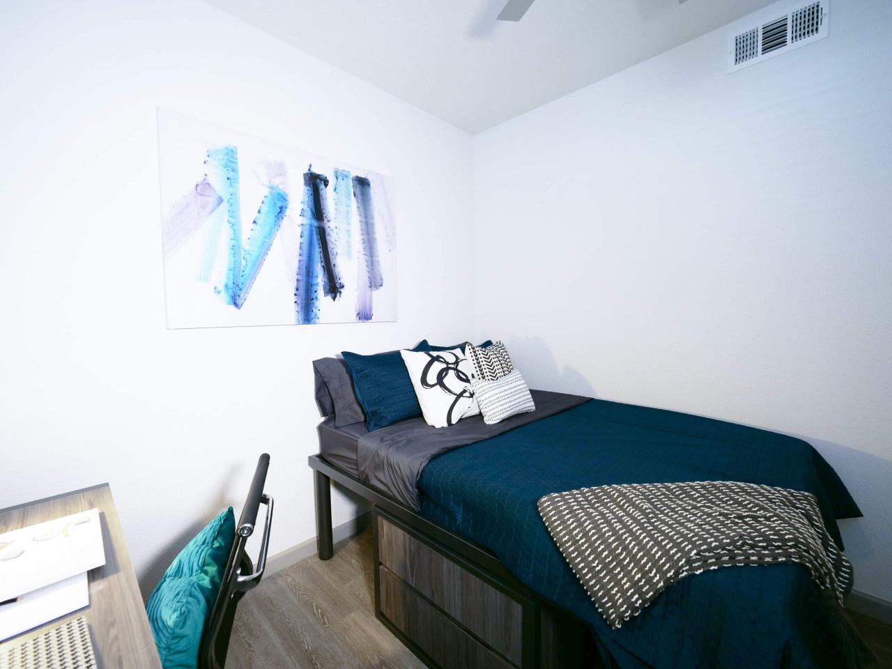Liv+ Arlington - Student Housing Image 37