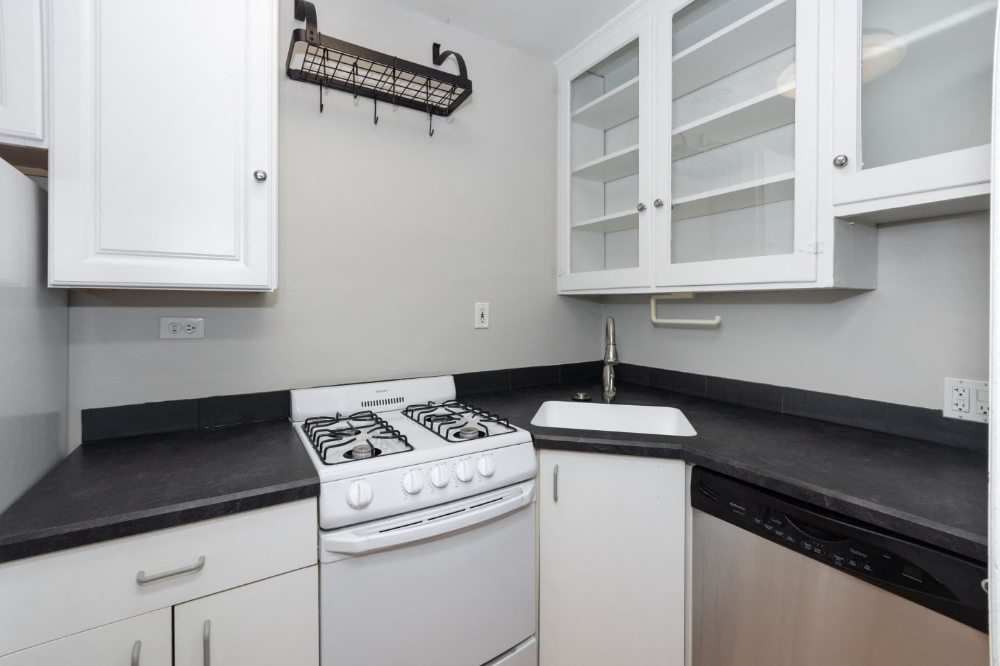 1137 E 10th Avenue Image 6