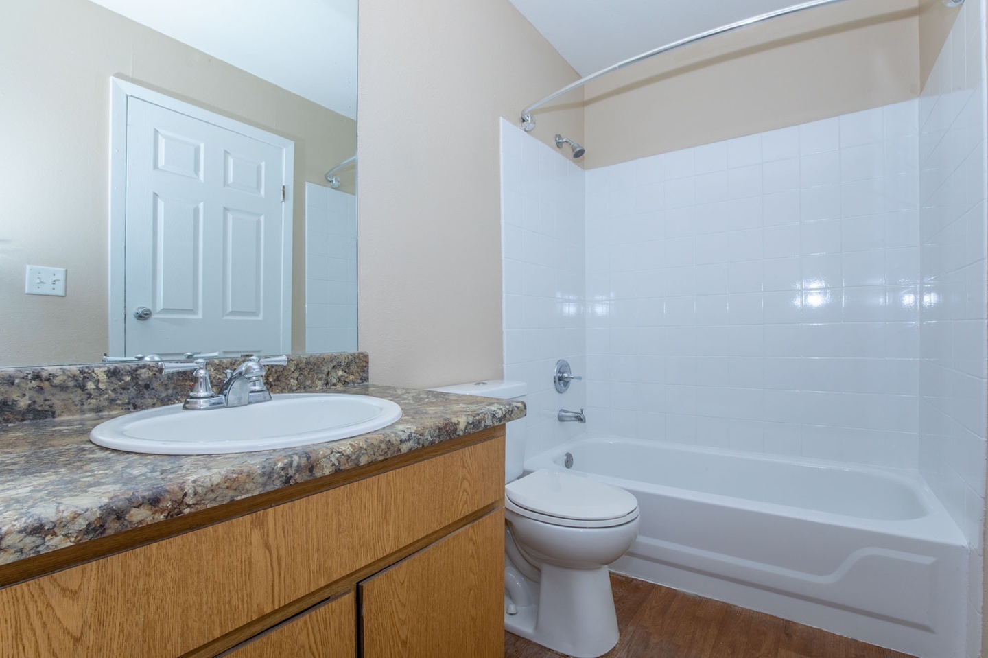 Knollwood Apartments Image 6