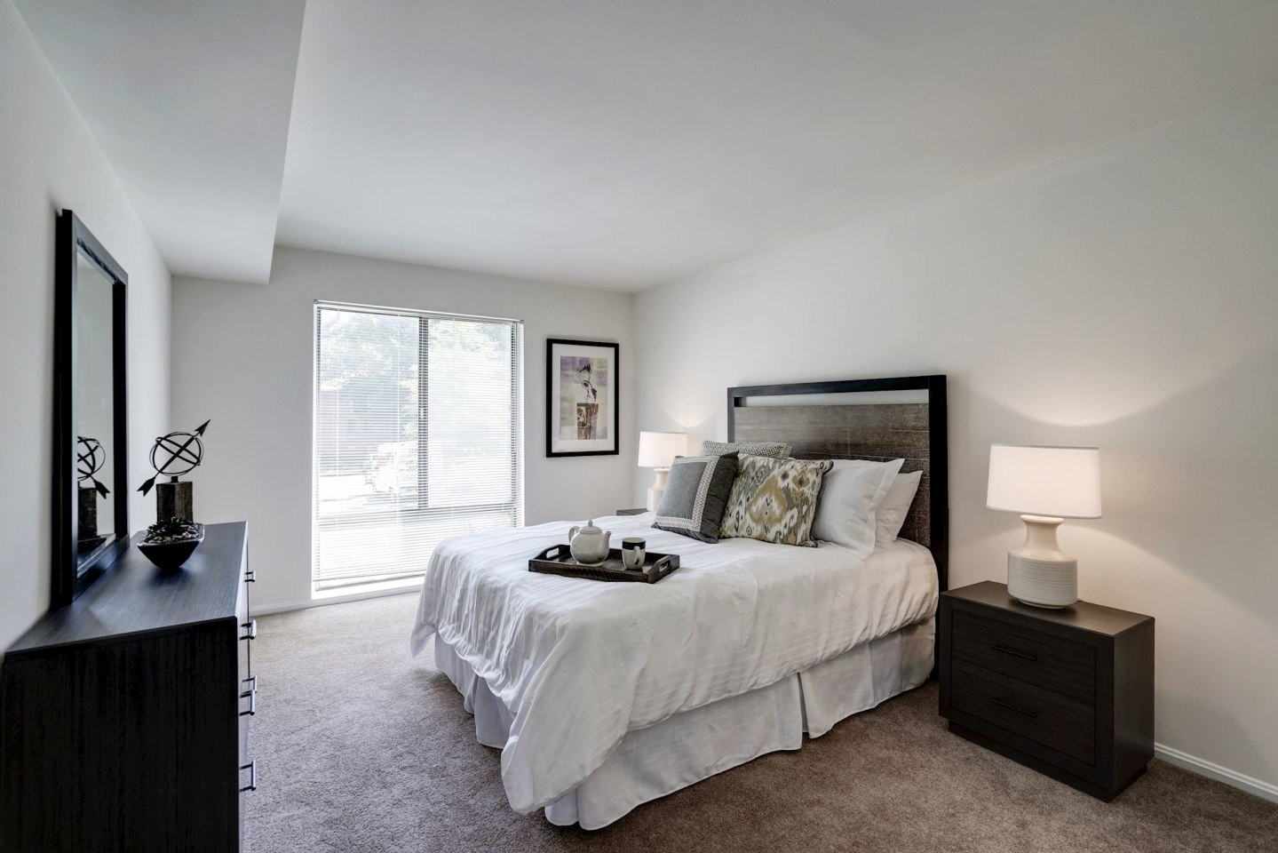 Charter Oak Apartments Image 4